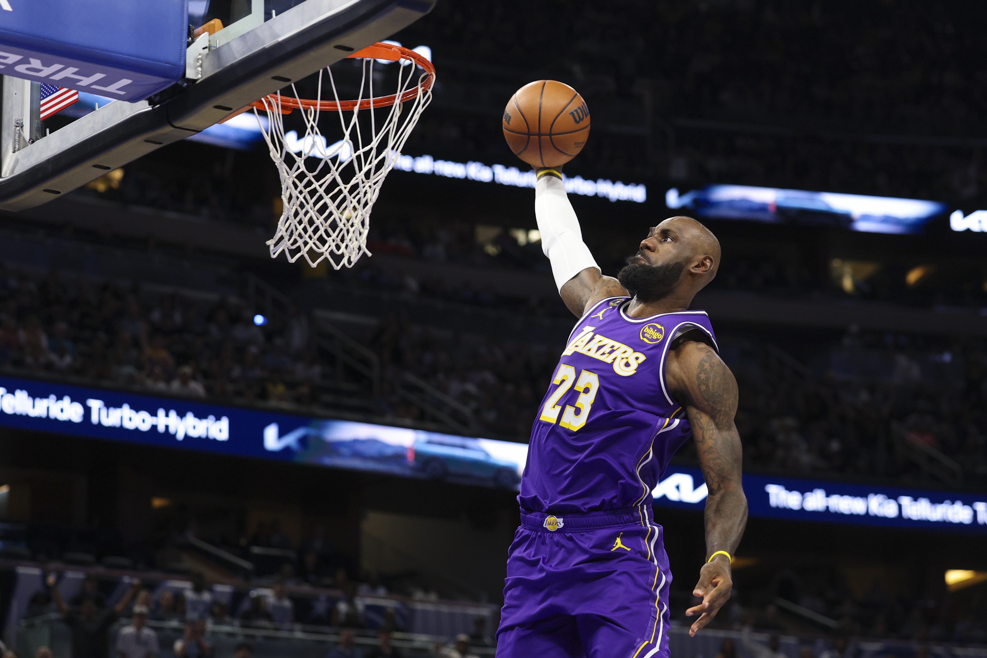 od体育app-詹姆斯缺战雷霆！名记：湖人四天三赛 反正上也要输还不如休息！